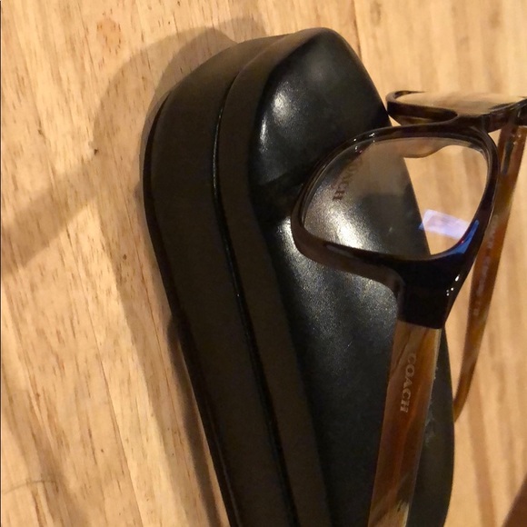 ✨New! COACH eyeglasses ✨ - Picture 4 of 8